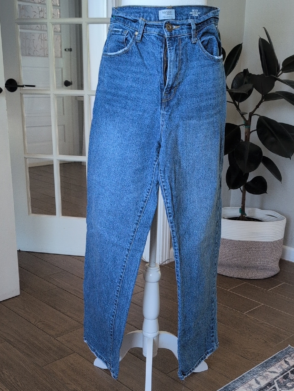 Kensie The Izzy High Rise Relaxed Straight Jeans Size 6 - Picture 4 of 12